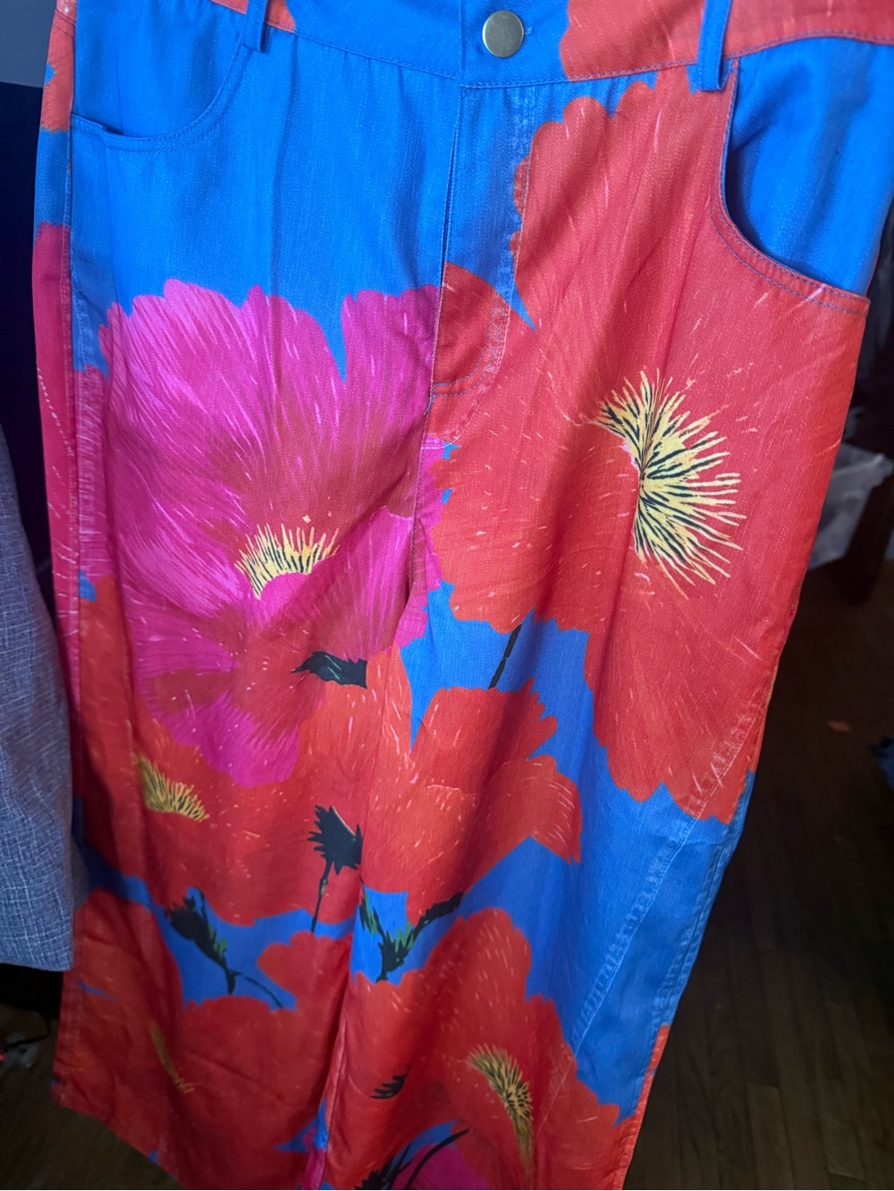 Women’s jeans no tag info waist 16 gorgeous flowers and more colorful print
